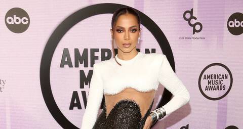 Anitta trägt individuelle Mugler-Mode zu den American Music Awards 2022