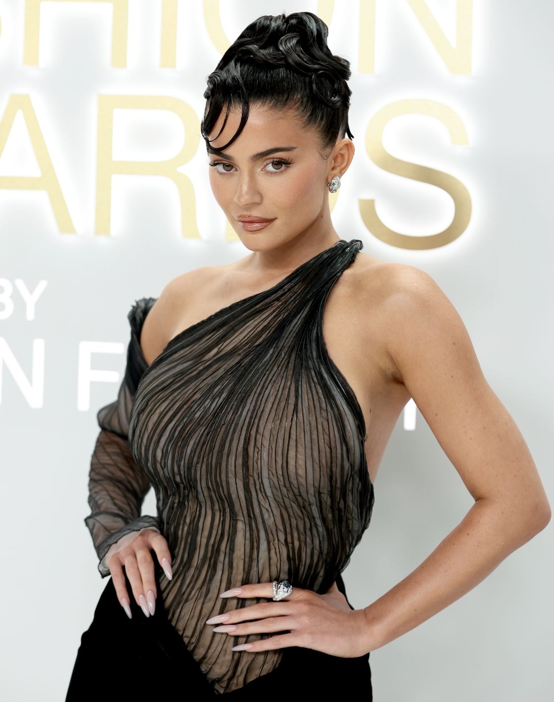 Kylie Jenner trägt Mugler Archive zu den CFDA Fashion Awards 2022