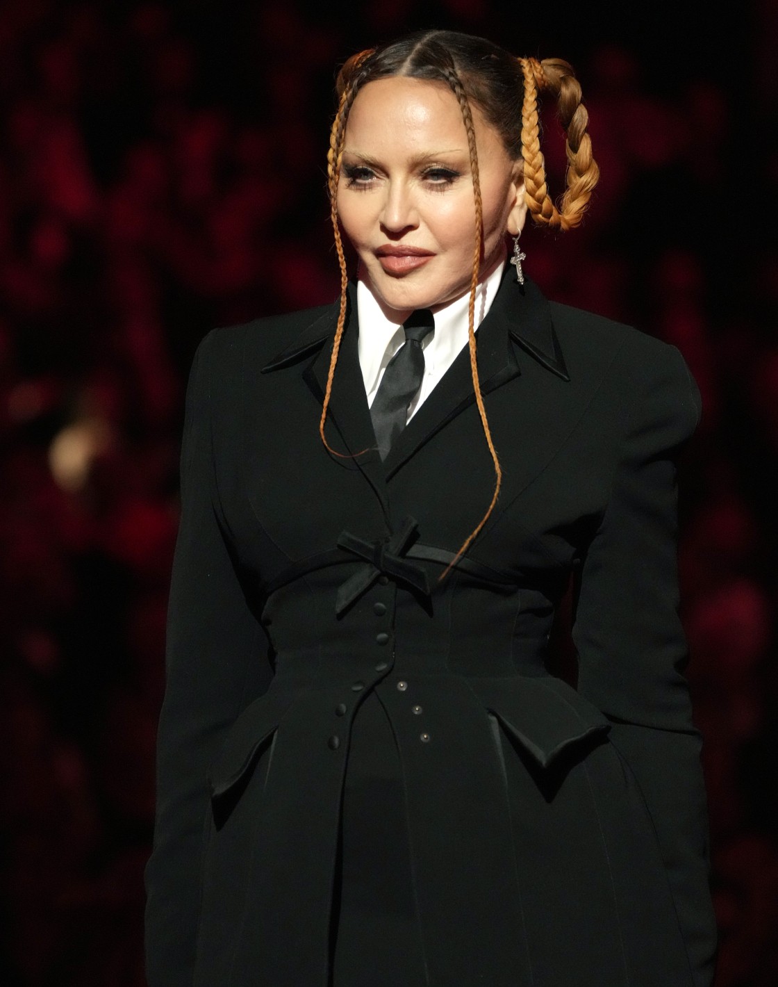 Madonna trägt ein Mugler Archives Outfit bei den 65. Annual Grammy Awards 2023