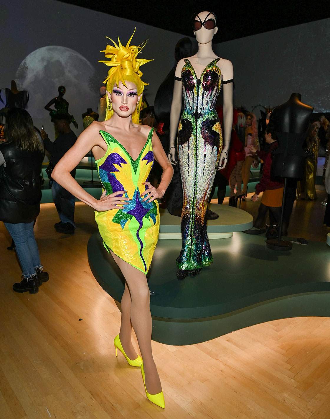 Cast von RuPaul’s Drag Race bei der Mugler-Ausstellung im Brooklyn Museum